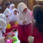 Ketua OJK: Tabungan Pelajar di RI Capai Rp 29 T, Bisa Bangun 600 Km Jalan Tol !! 