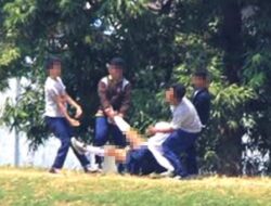 Biadab! Siswi SMP di Jambi Digilir 8 Pemuda di Lapangan Bola