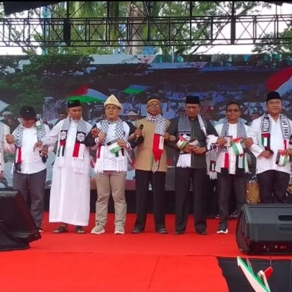 Aliansi Masyarakat Sumatra Selatan menggelar aksi bela Palestina jilid lll di halaman Gedung DPRD provinsi Sumatra Selatan,