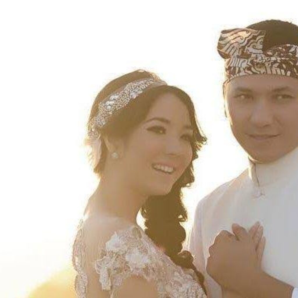Bukan agama resmi di Indonesia, inilah agama Gading Marten yang ternyata berbeda dengan Gisella Anastasia