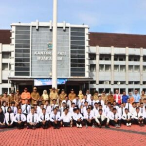 Wabup Muara Enim Hj Sumarni Lepas 40 Pemuda Magang ke Jepang